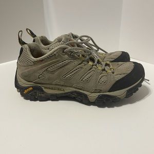 Women’s Merrell Vibram Moab Ventilator Taupe 7.5
